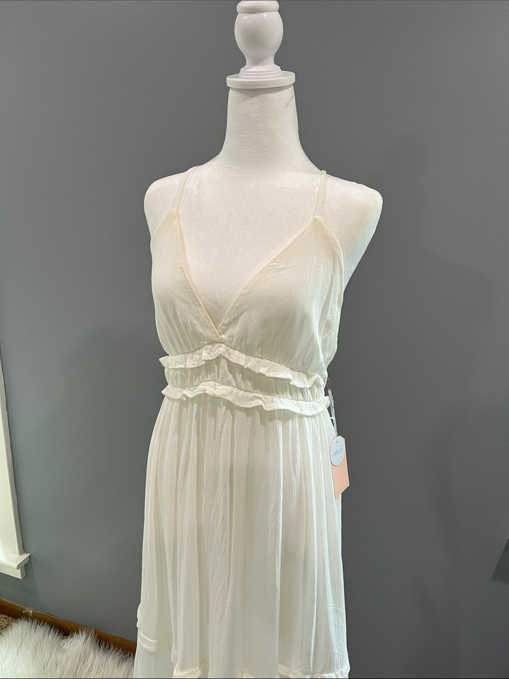 Bohemian White Maxi Dress with Tiered Ruffles - Picture 2 of 9